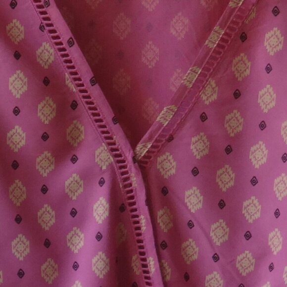 Wrangle Retro brand top size XXL, rayon, pink with cream print design, NWT, soft - Picture 16 of 16